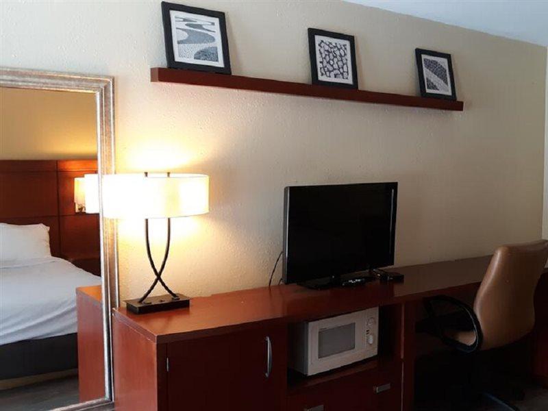Hotel Baymont By Wyndham Williamsburg Esterno foto