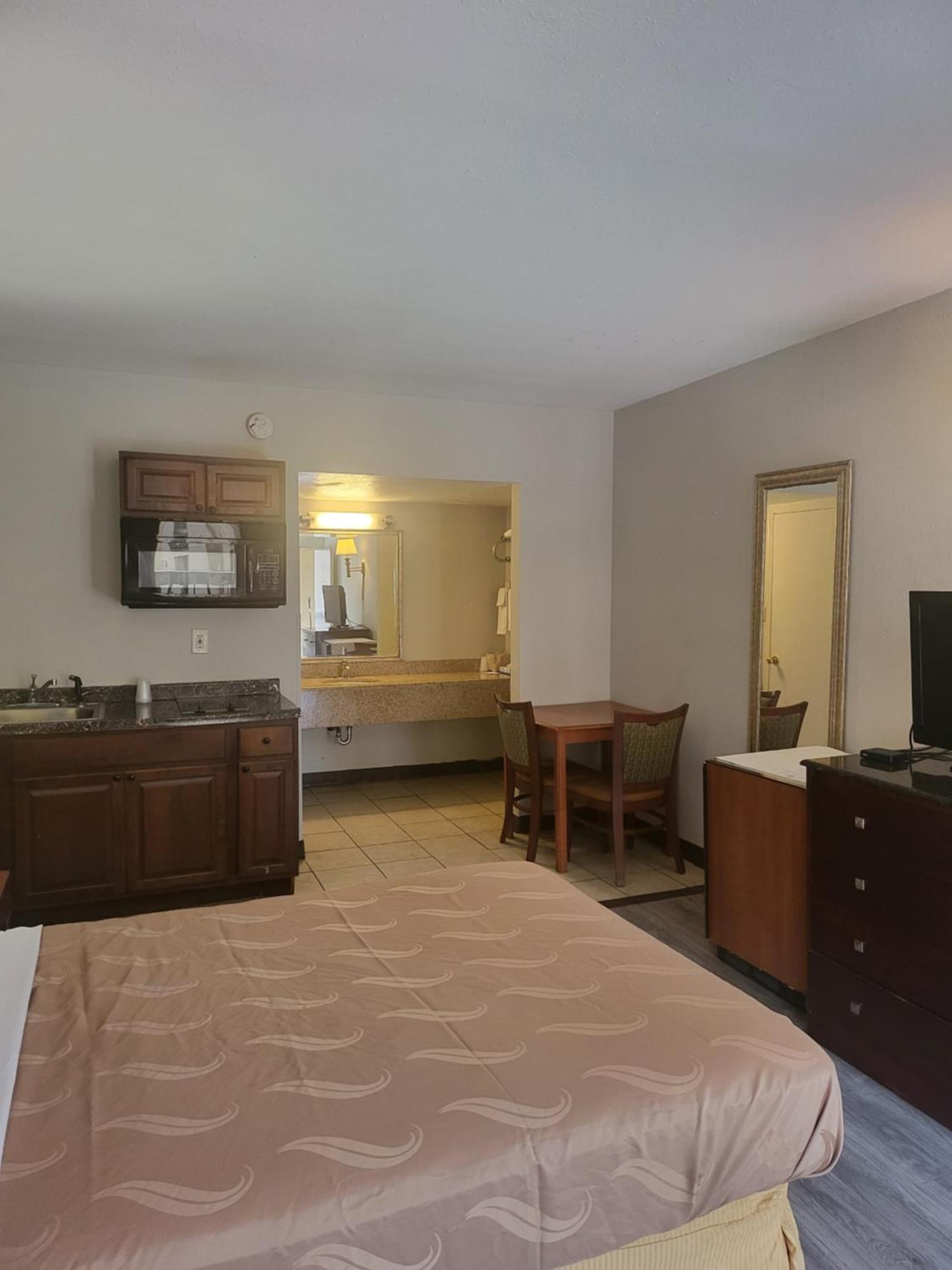 Hotel Baymont By Wyndham Williamsburg Esterno foto